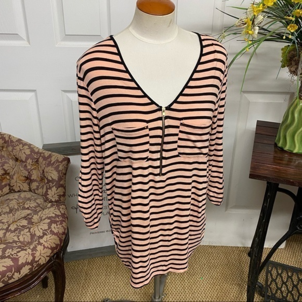Olivia‎ Blu Maternity Top L